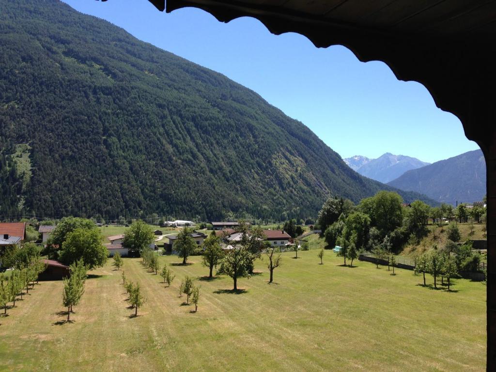 Gasthaus Sonne Tarrenz Bilik gambar