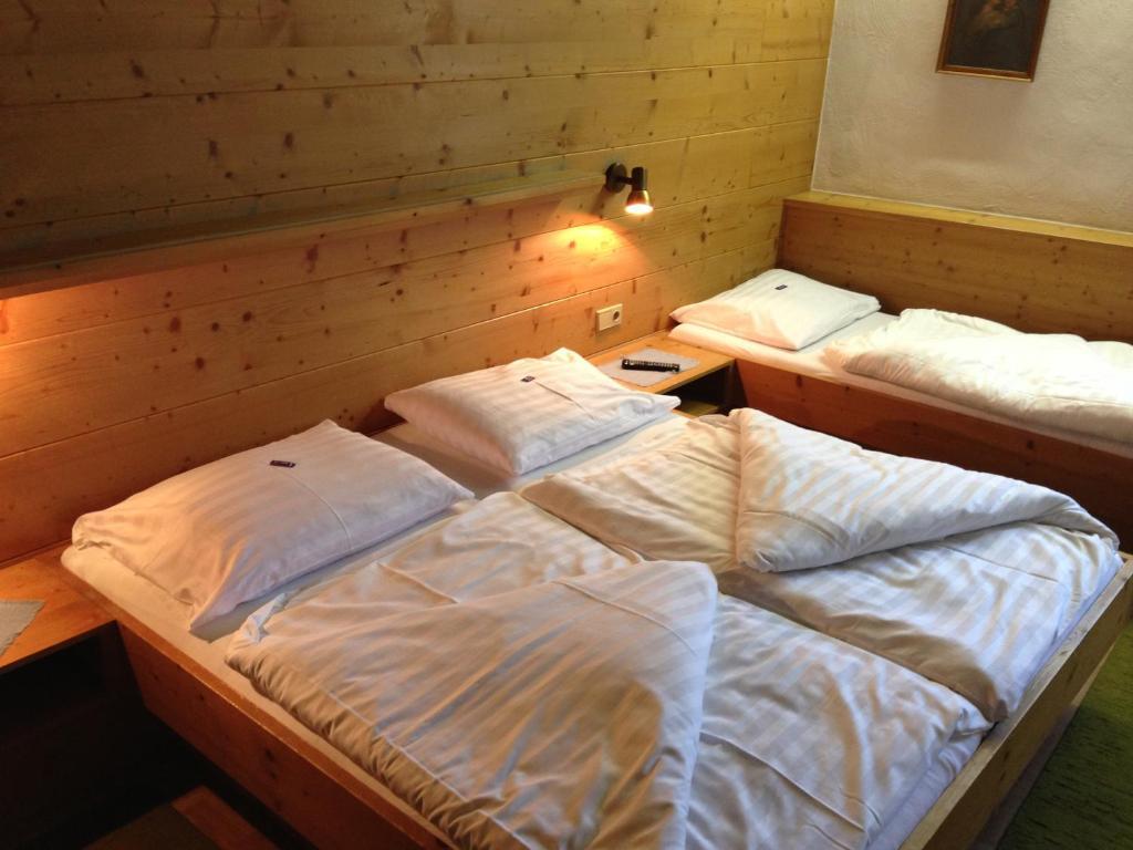 Gasthaus Sonne Tarrenz Bilik gambar